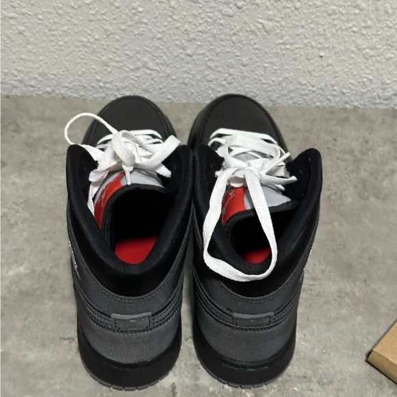 Air Jordan 1 Mid GS Reimagined - HV5180 010 - Black / Grey 6.5Y Womens 8 NEW - Picture 6 of 9